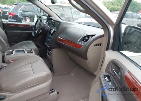 2014 Chrysler Town & Country Touring z USA, uszkodzony, nr VIN 2C4RC1BG4ER165187